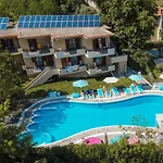 Macedon Hotel 3*