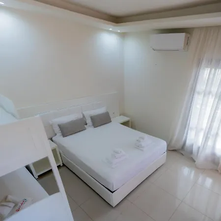 Macedon Hotell 3*