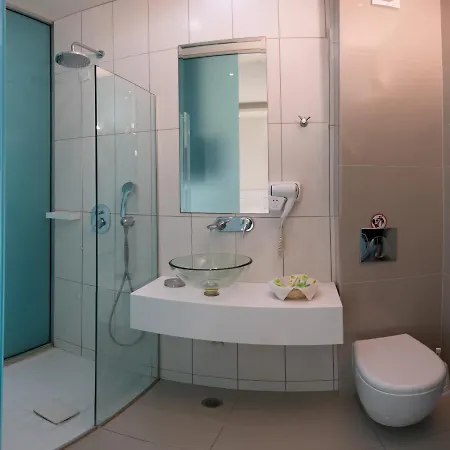 Macedon Hotell 3*