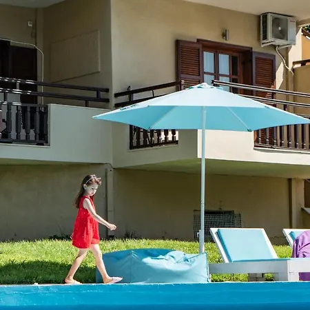 Отель Macedon 3*