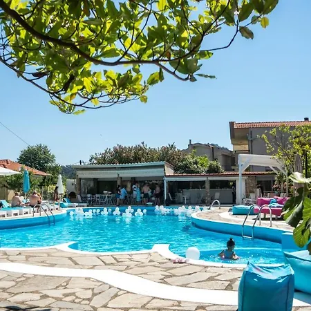 Macedon Hotell